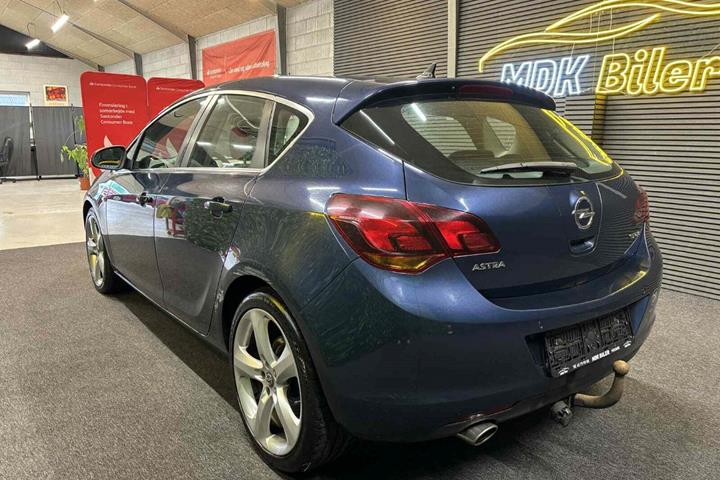 undefined Opel Astra fra 2010