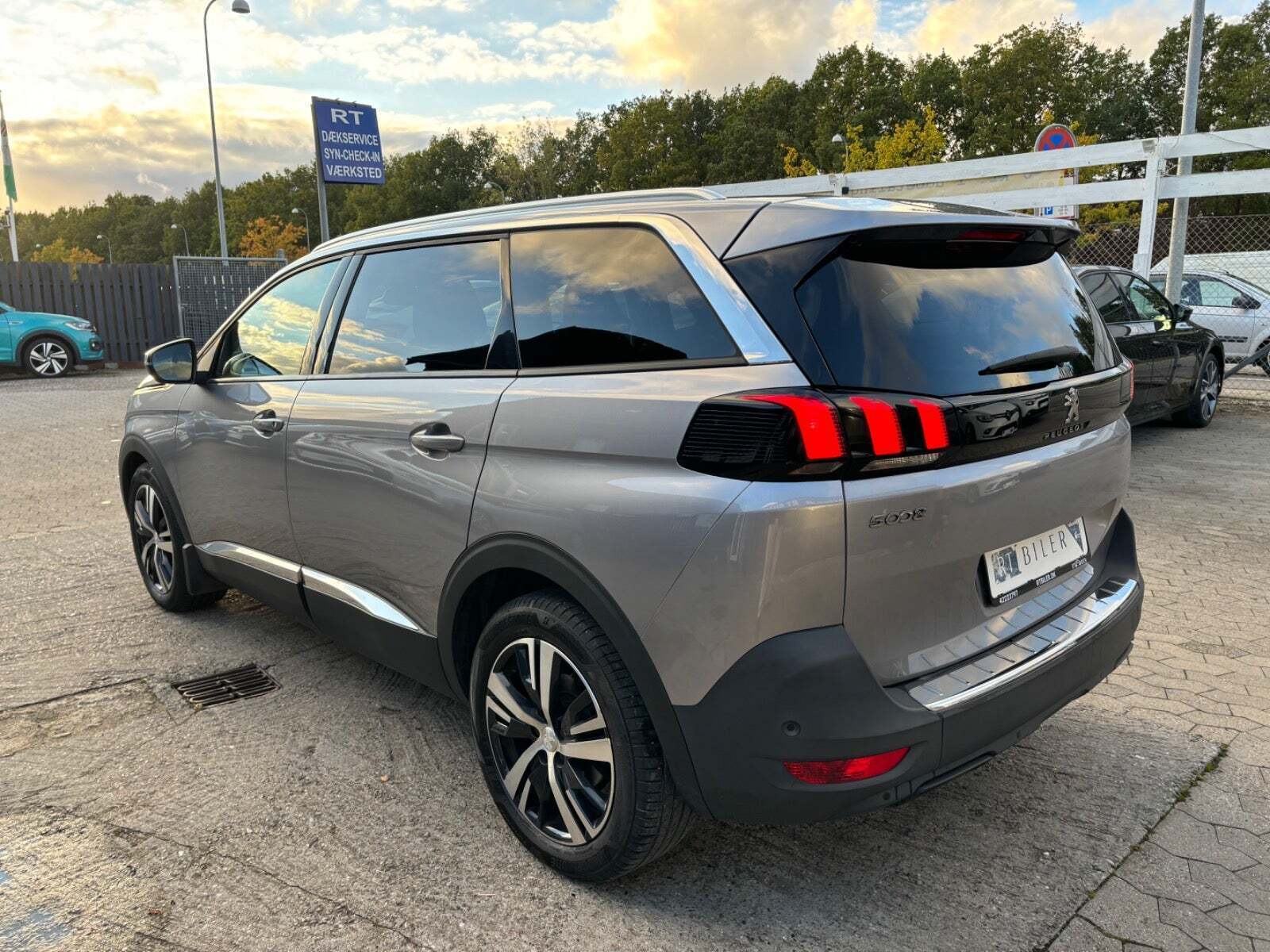 Peugeot 5008 1,6 BlueHDi 120 Allure 7prs