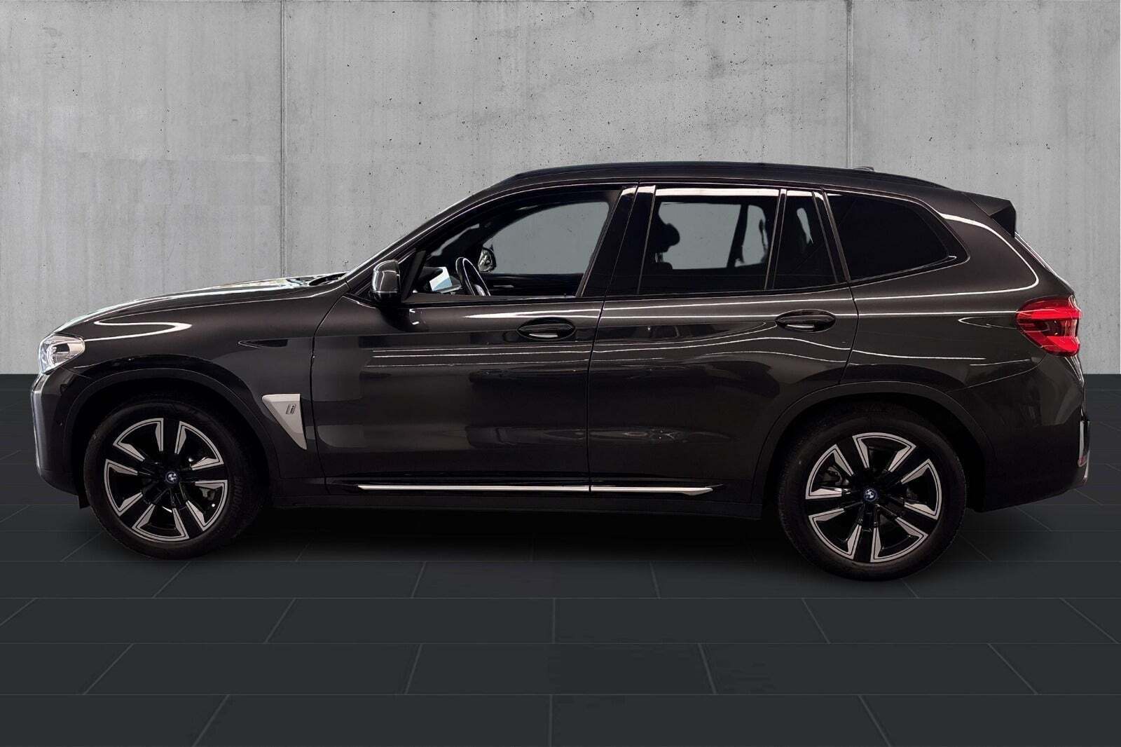 BMW iX3 Charged
