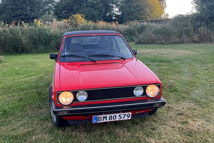Rød VW Golf I fra 1986