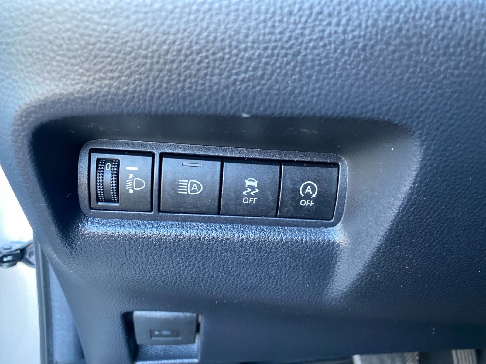 Sølv Toyota Aygo X fra 2022