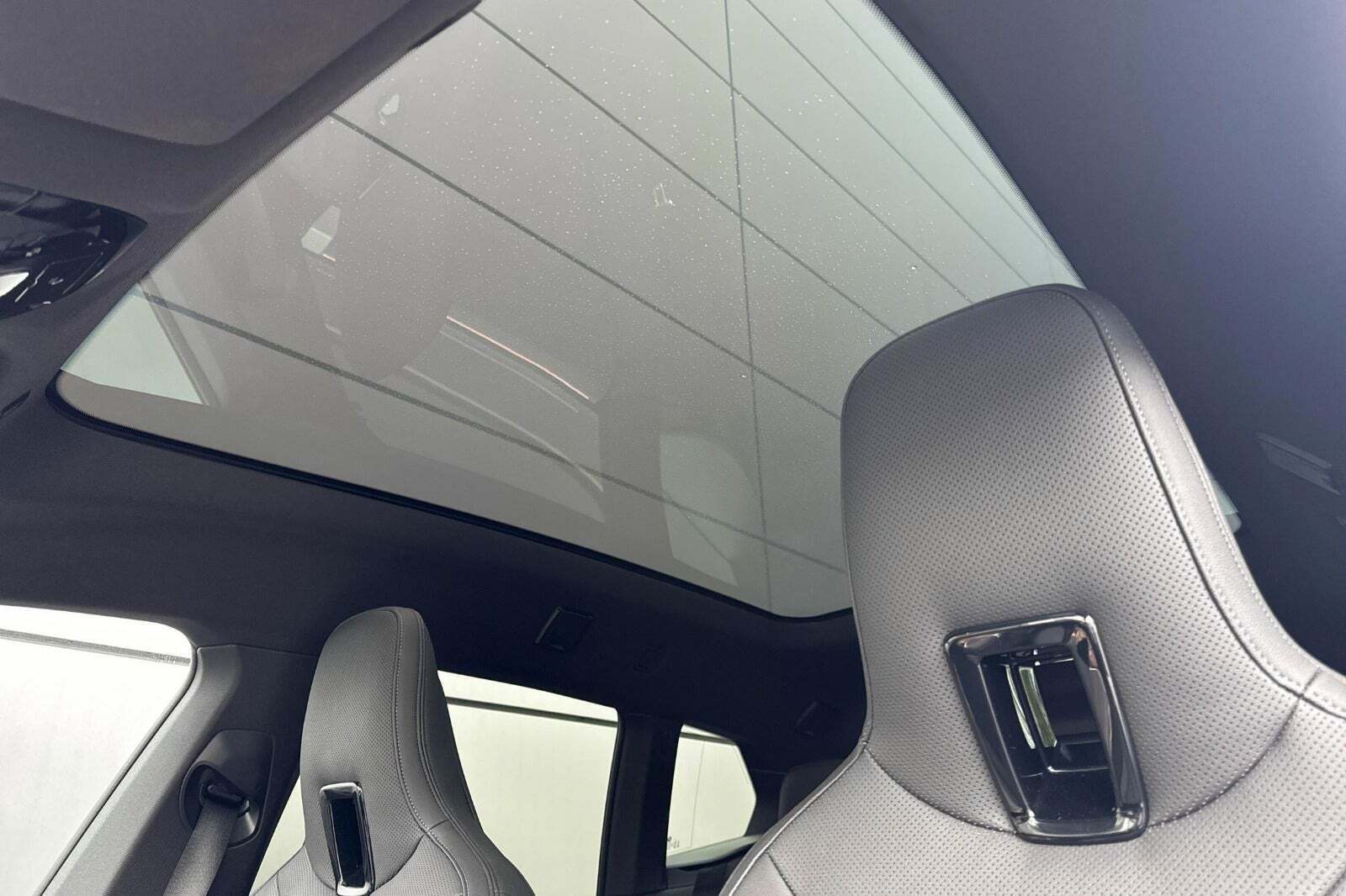 Grå BMW iX fra 2023