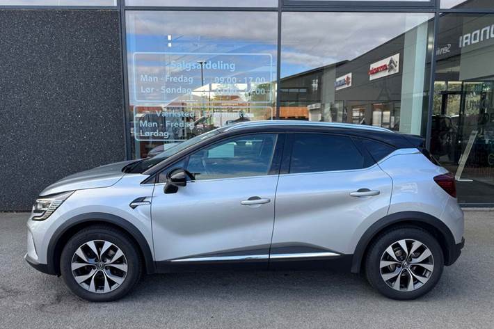 Sølv Renault Captur fra 2020