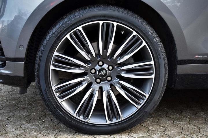 Grå Land Rover Range Rover Velar fra 2018