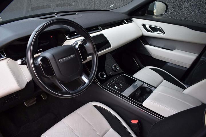 Grå Land Rover Range Rover Velar fra 2018