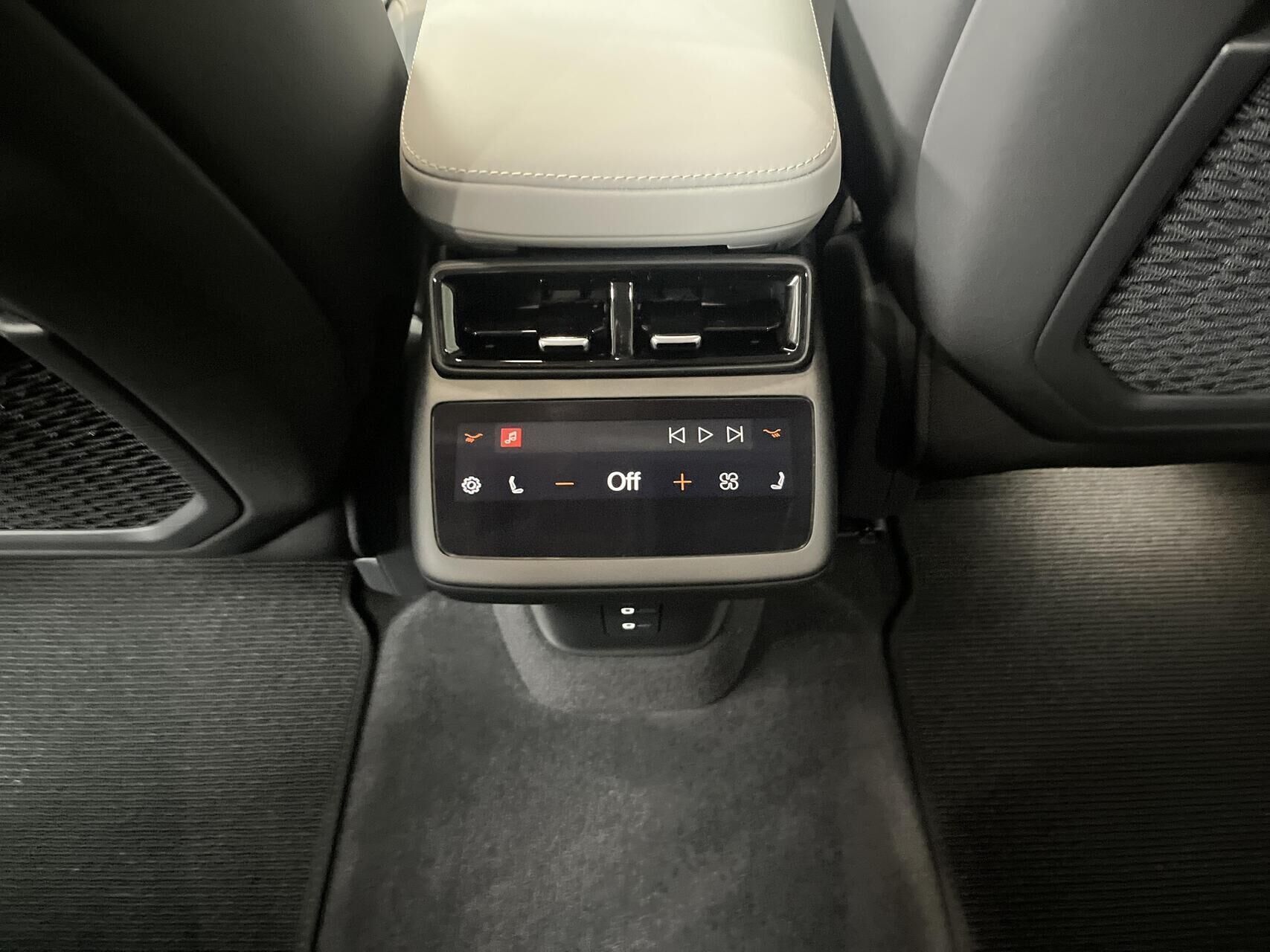 undefined Polestar 4 fra 2025