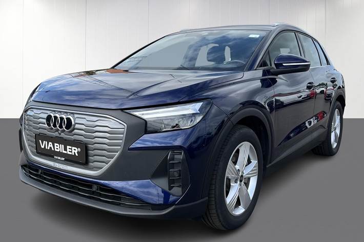 Blå Audi Q4 fra 2024 set udefra