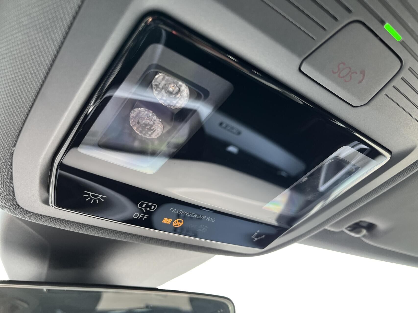 Blå Audi Q4 fra 2024