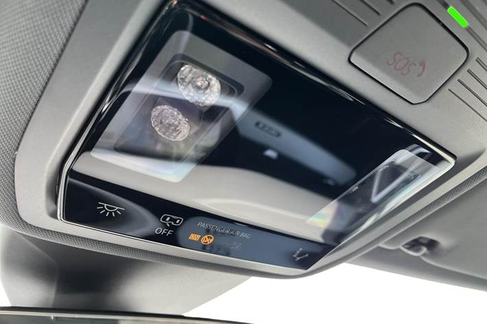 Blå Audi Q4 fra 2024