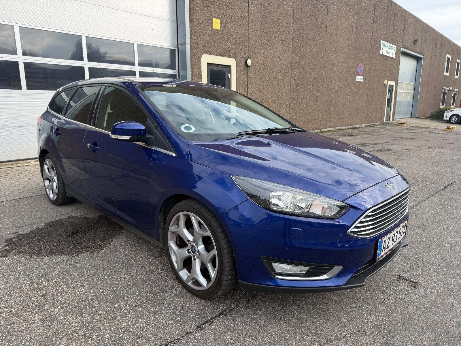 Blå Ford Focus fra 2016
