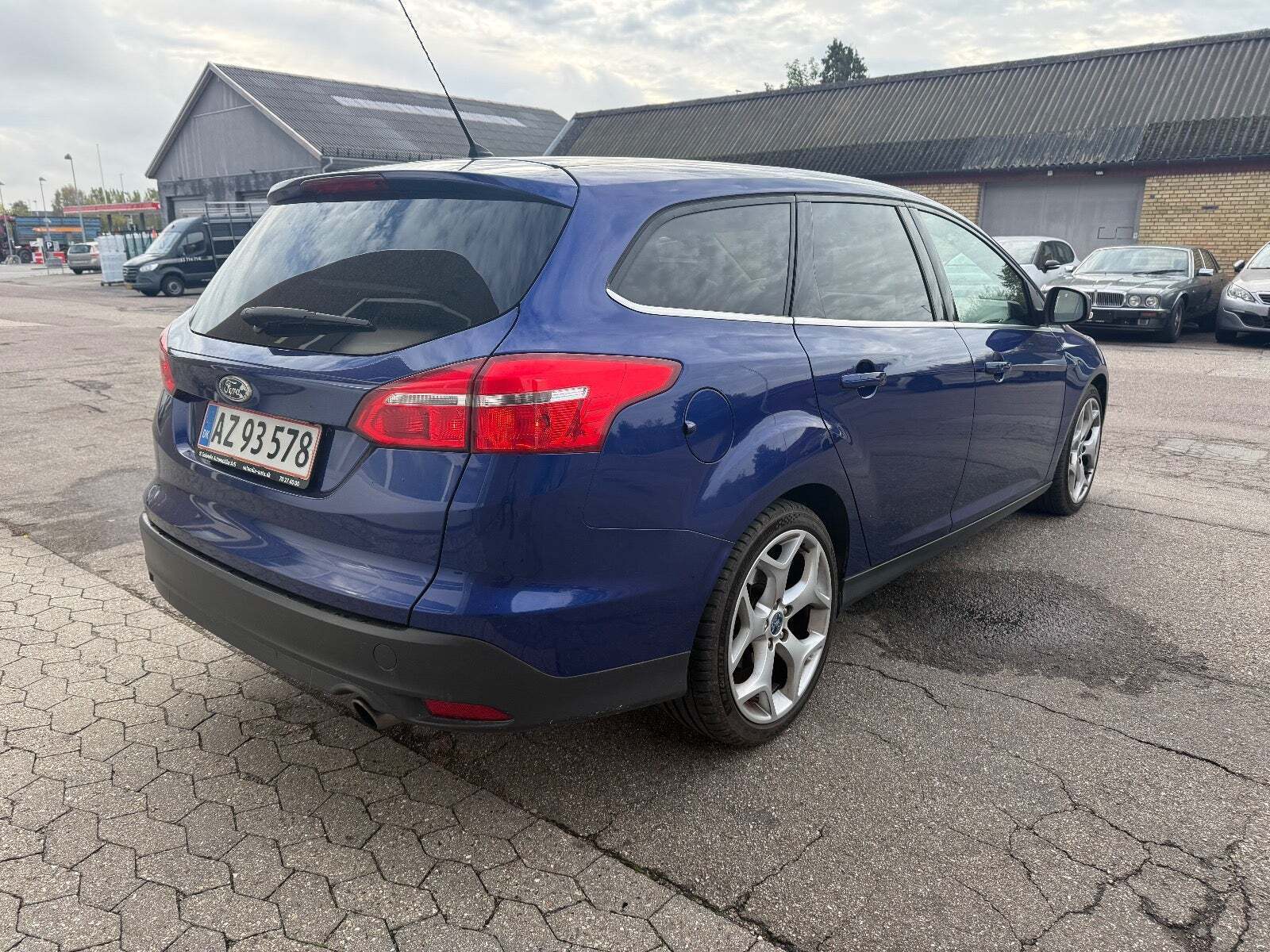 Blå Ford Focus fra 2016