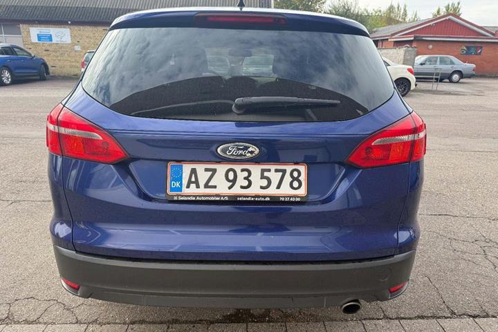 Blå Ford Focus fra 2016