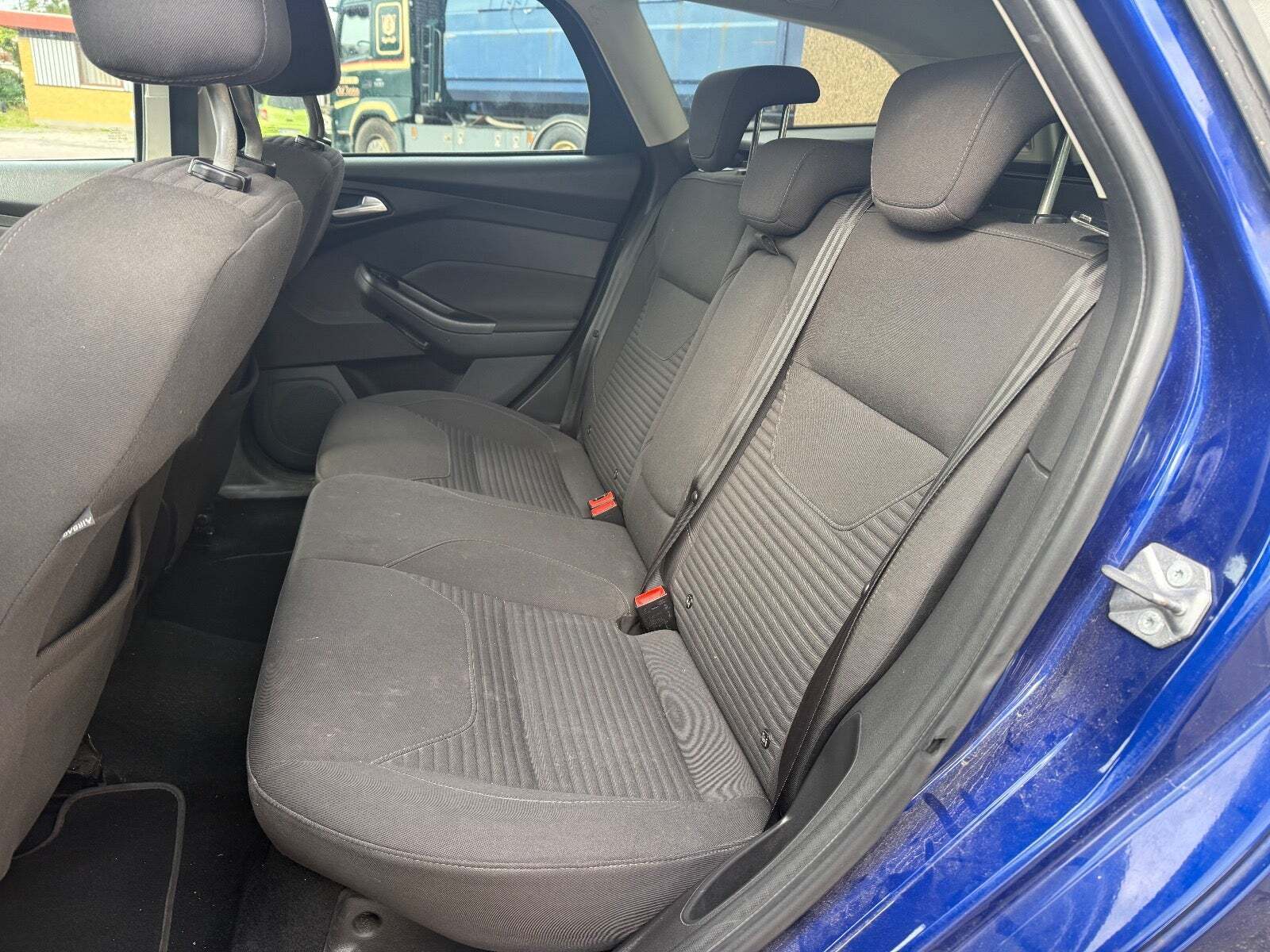 Blå Ford Focus fra 2016