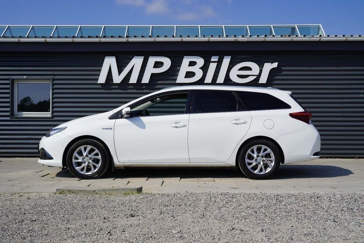 Toyota Auris 1,8 Hybrid H2 Comfort Touring Sports CVT