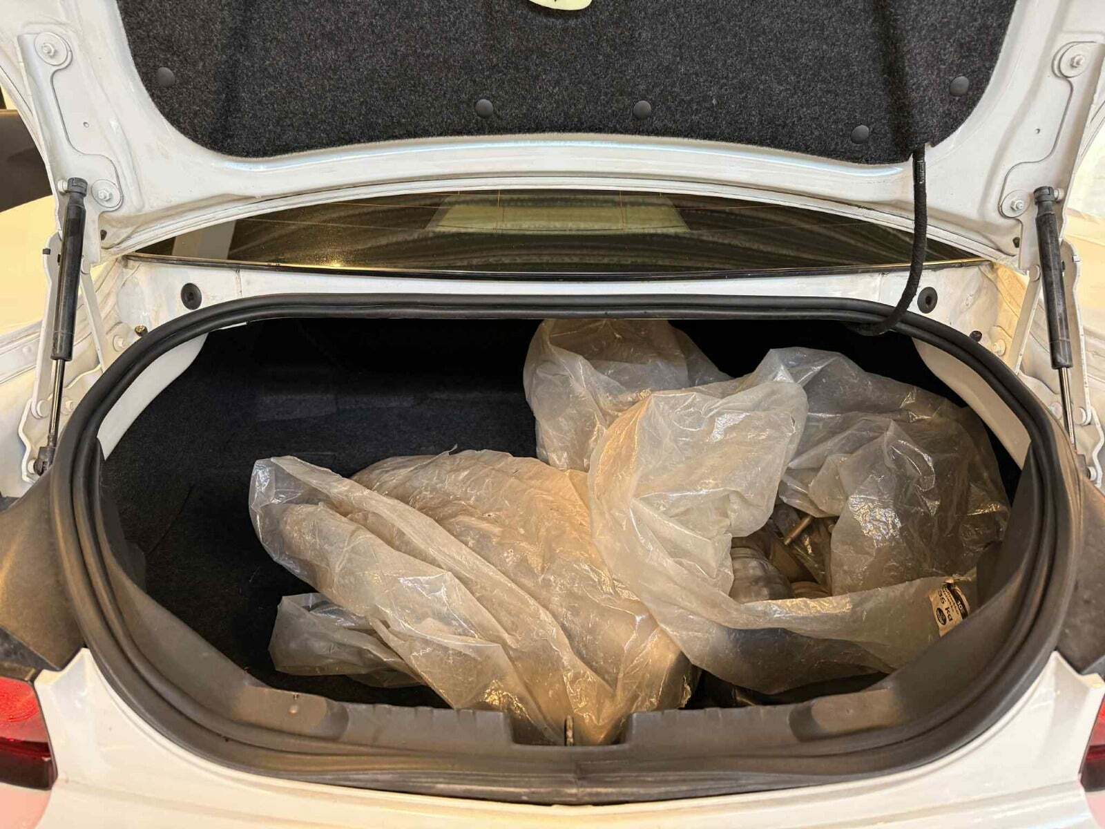 Hvid Chevrolet Camaro fra 2012 set indefra