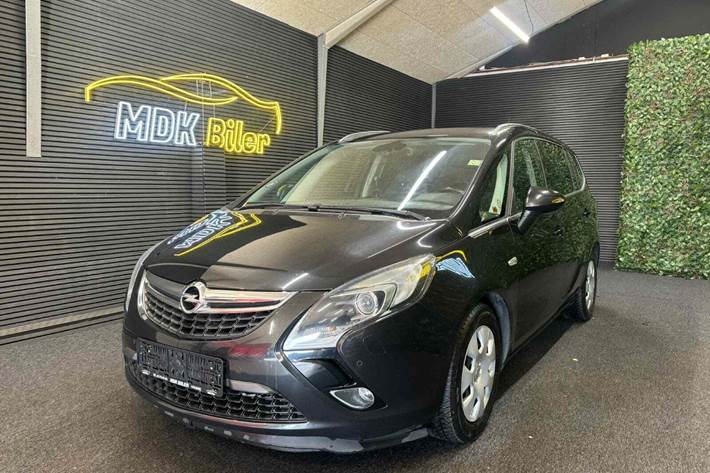 undefined Opel Zafira Tourer fra 2015