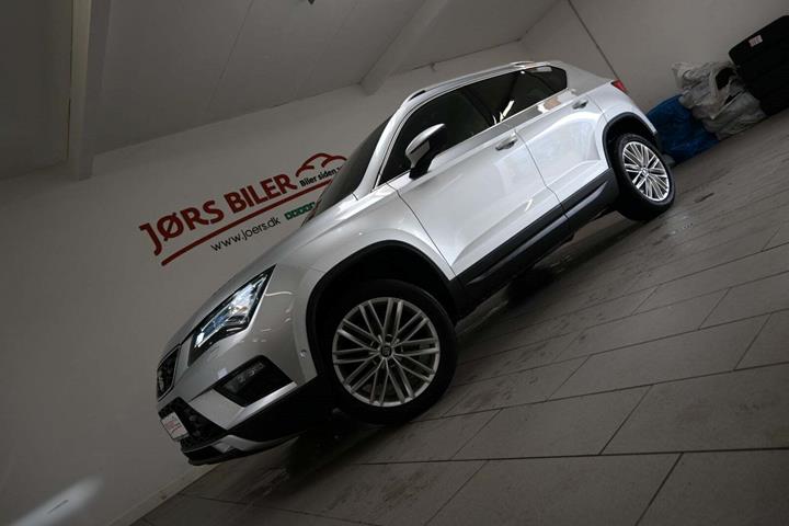 Sølv Seat Ateca fra 2018 set udefra