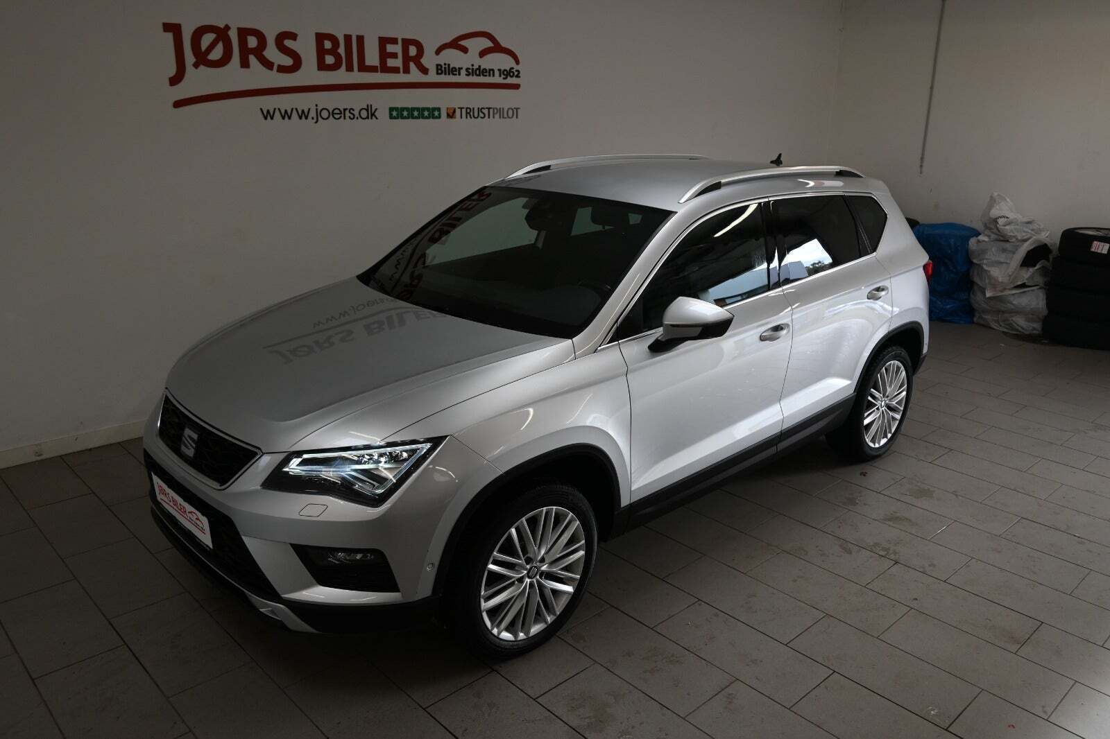 Sølv Seat Ateca fra 2018 set udefra