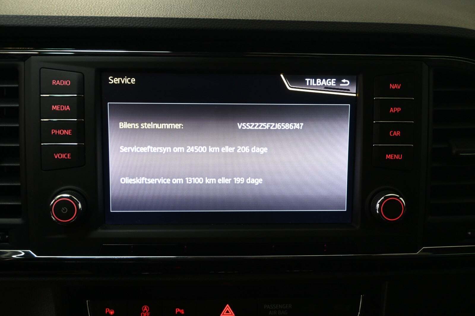 Sølv Seat Ateca fra 2018 set indefra