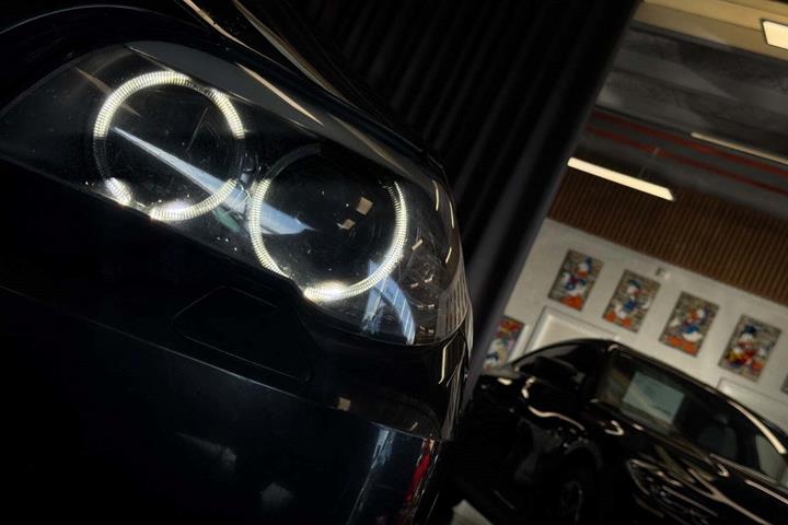 Grå BMW 520d fra 2012