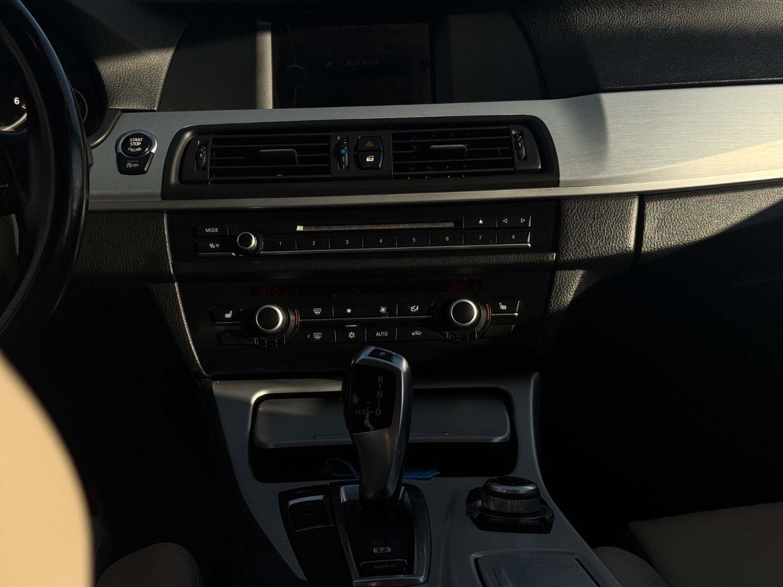 Grå BMW 520d fra 2012