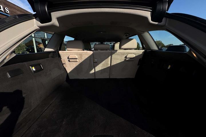 Grå BMW 520d fra 2012