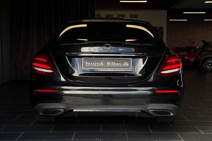 Sort Mercedes E350 d fra 2016