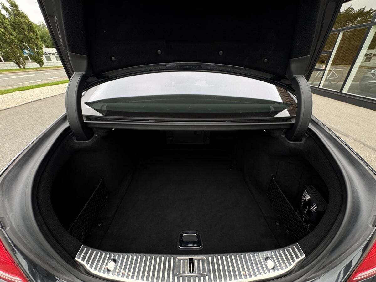 Sort Mercedes S500 fra 2014