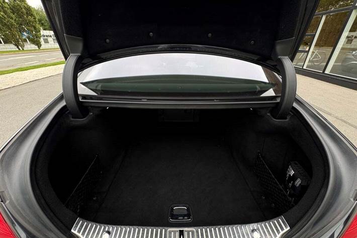Sort Mercedes S500 fra 2014