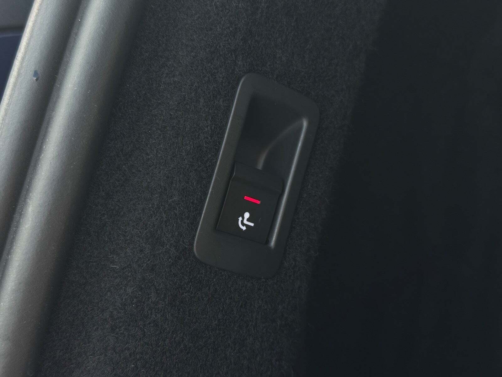 Blå Audi Q4 e-tron fra 2022