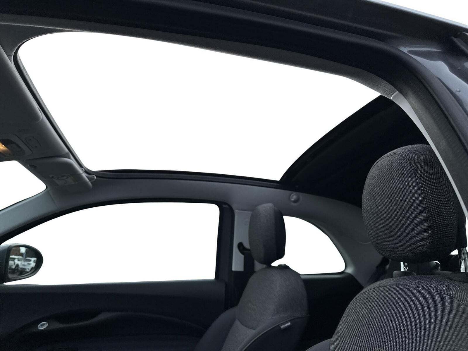 Grå Fiat 500e fra 2022