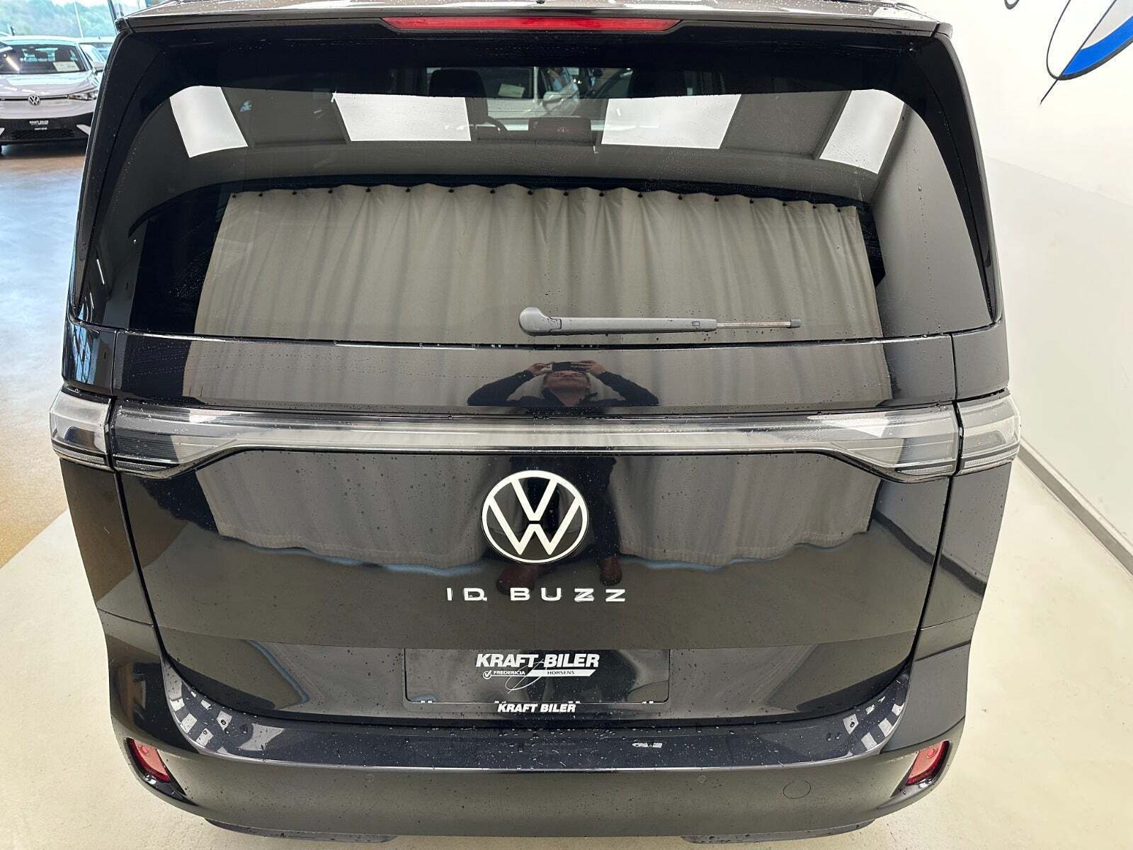 VW ID.Buzz 77 Pro SWB