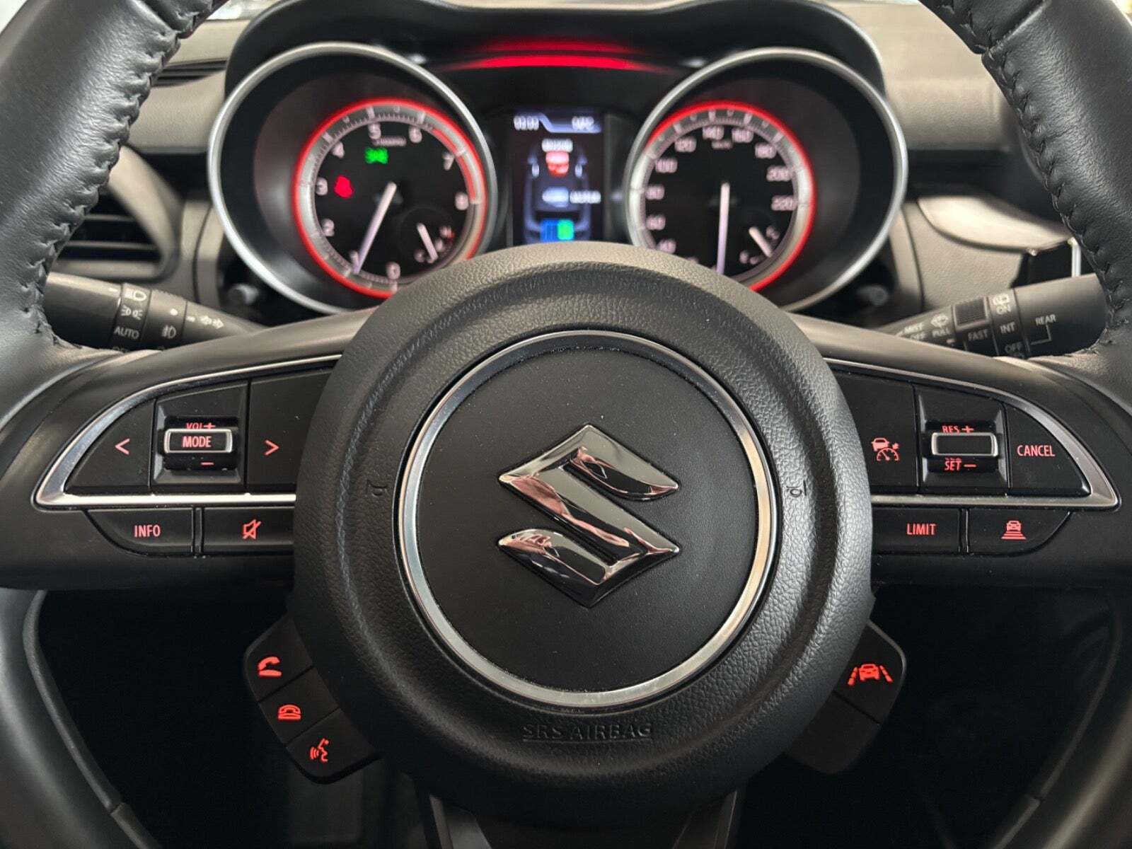 Grå Suzuki Swift fra 2020