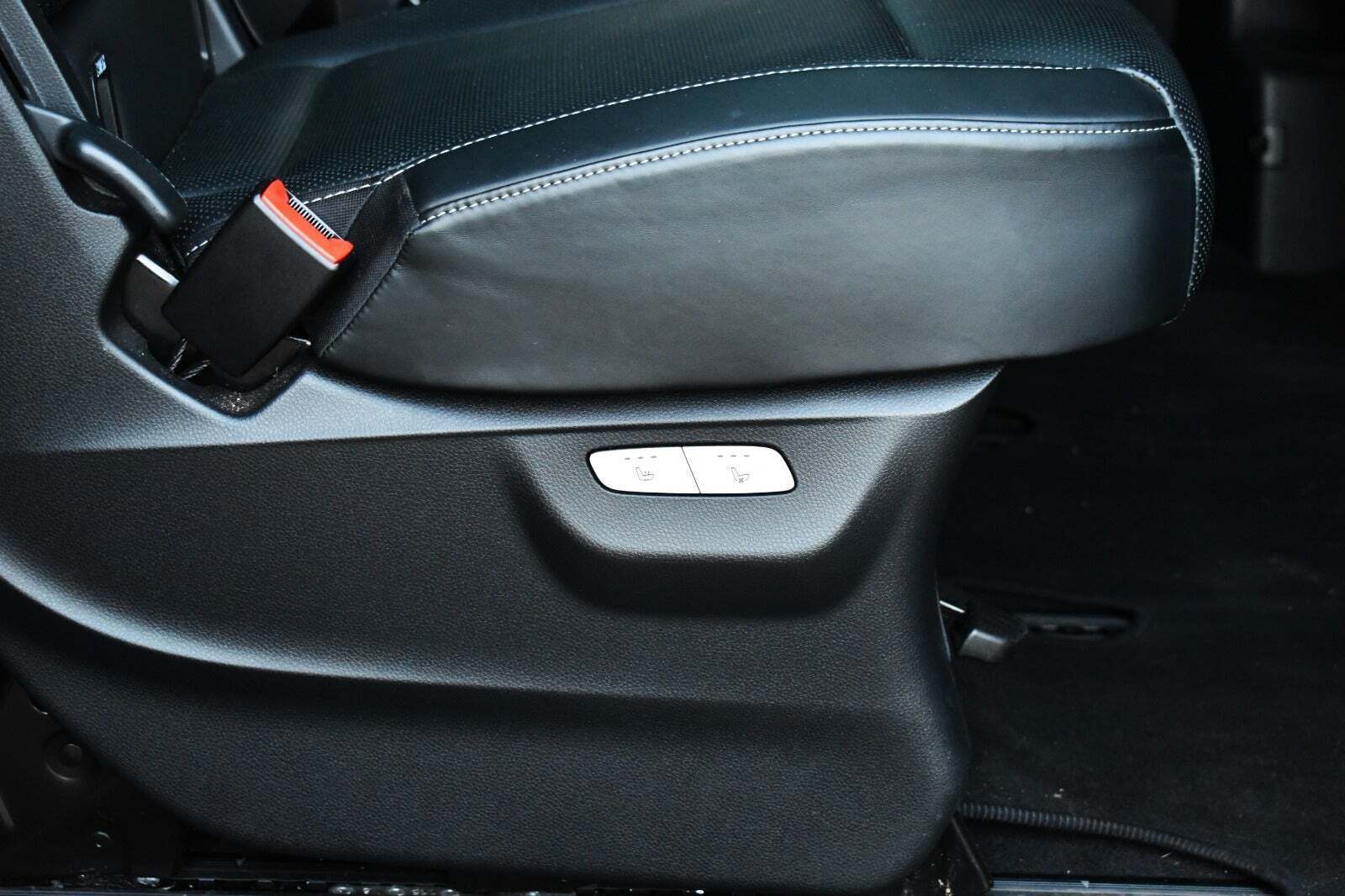 Sort Mercedes V250 d fra 2018