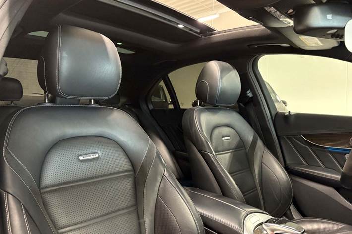 Hvid Mercedes C63 fra 2016