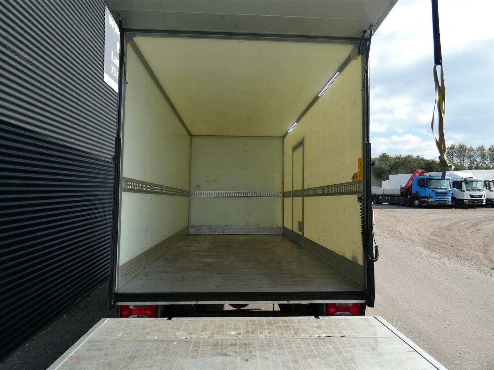 Iveco Daily 2,3 35S16 Alukasse m/lift AG8