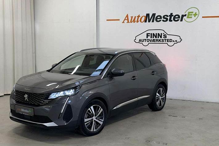 Grå Peugeot 3008 fra 2021 set udefra