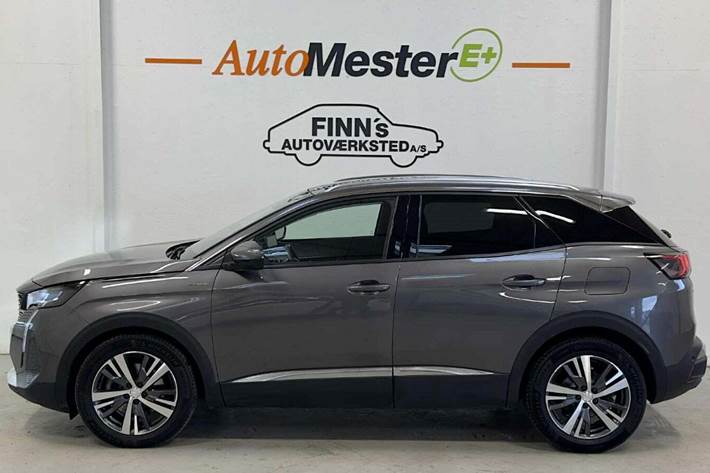 Grå Peugeot 3008 fra 2021