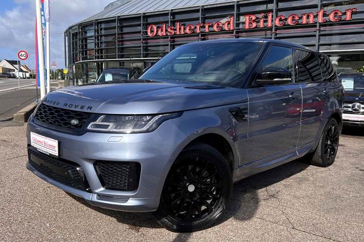 Blå Land Rover Range Rover sport fra 2018 set udefra