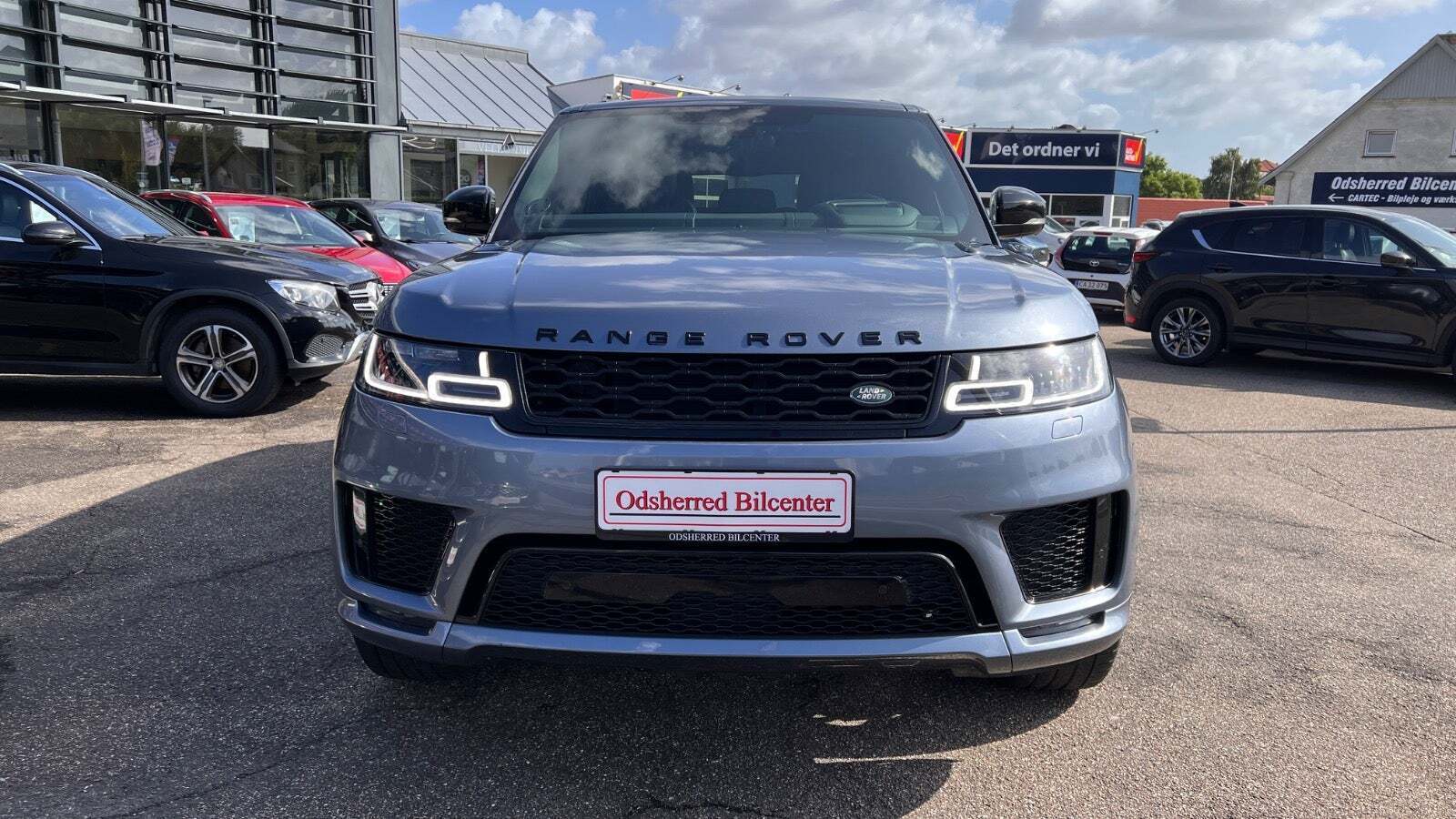 Blå Land Rover Range Rover sport fra 2018