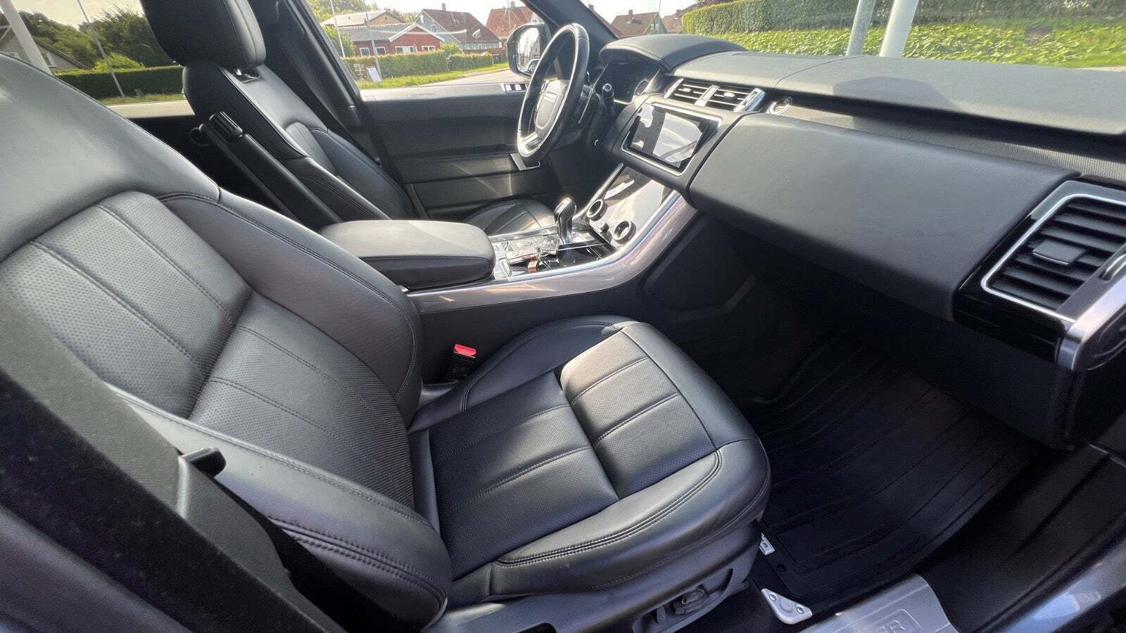 Blå Land Rover Range Rover sport fra 2018