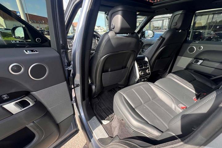 Blå Land Rover Range Rover sport fra 2018