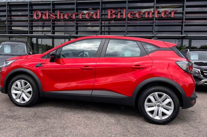 Rød Renault Captur fra 2024