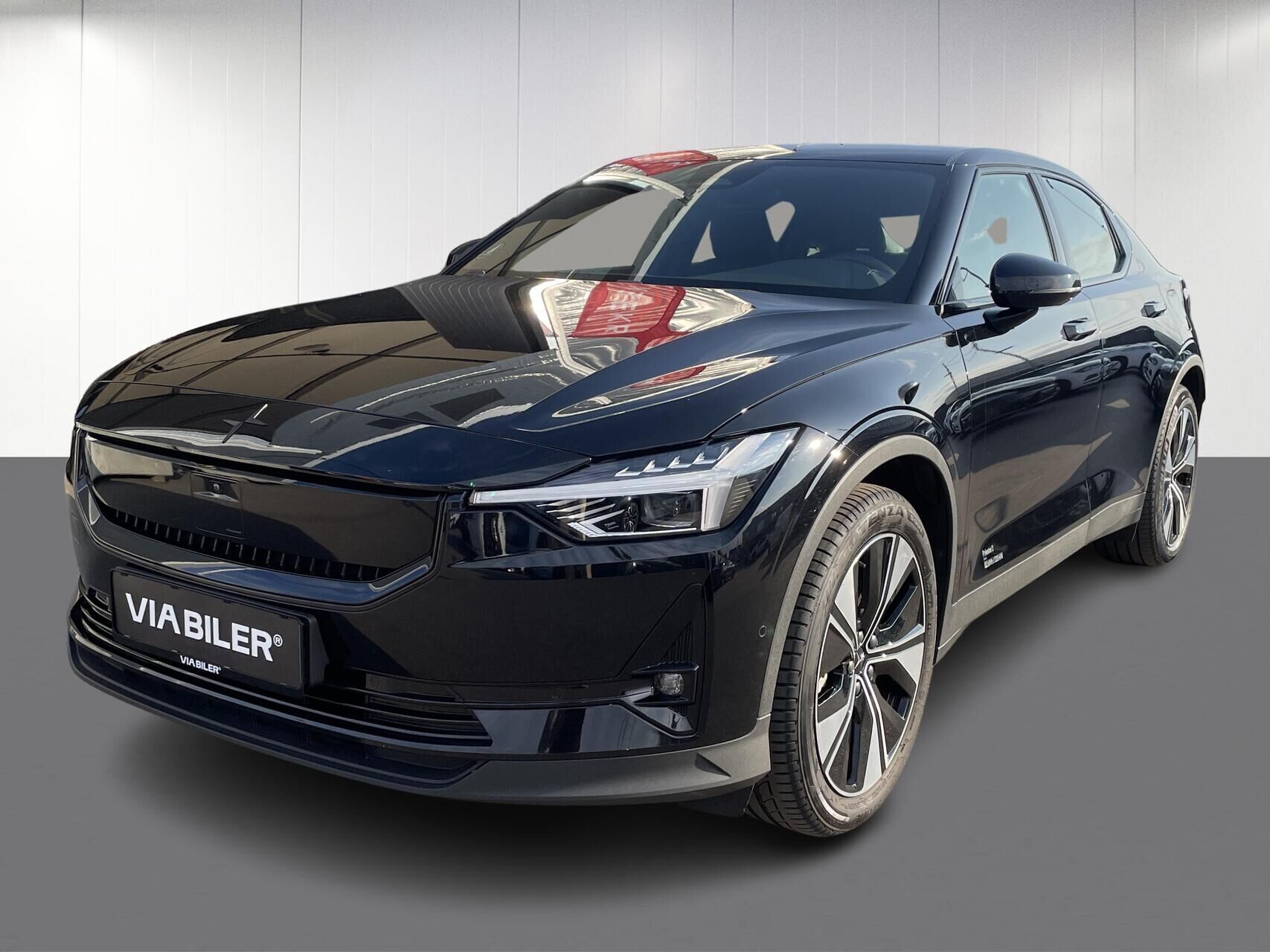 Sort Polestar 2 fra 2024 set udefra