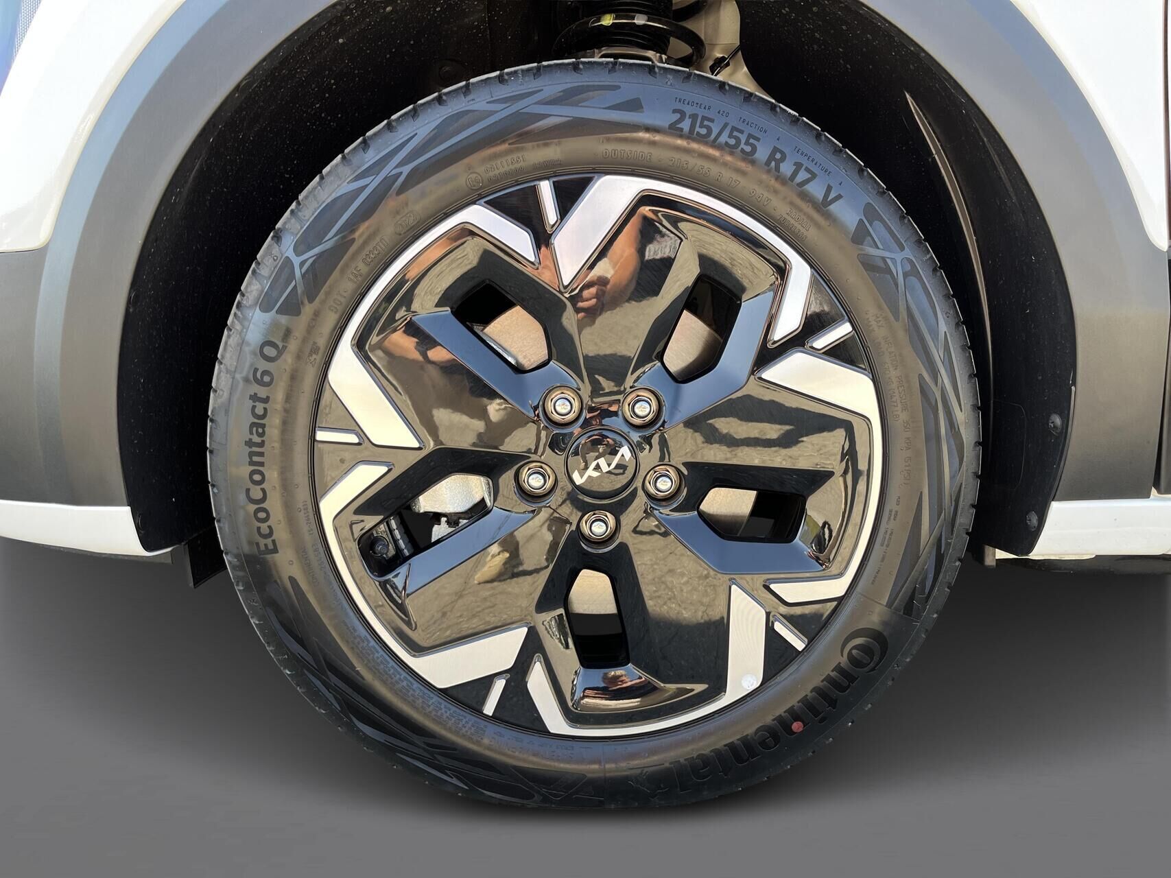 Hvid Kia Niro EV fra 2025