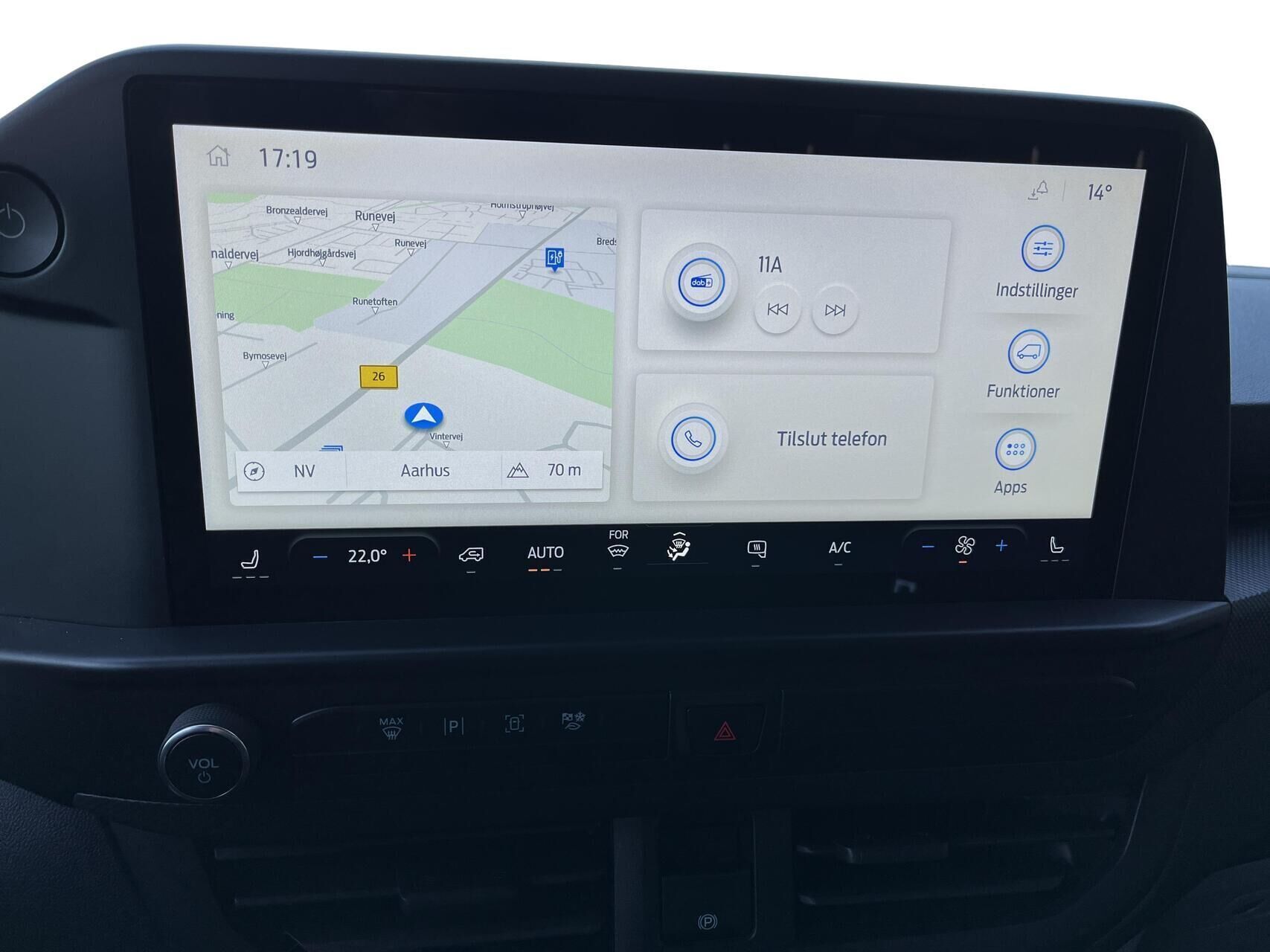 Hvid Ford E-Transit Custom fra 2024