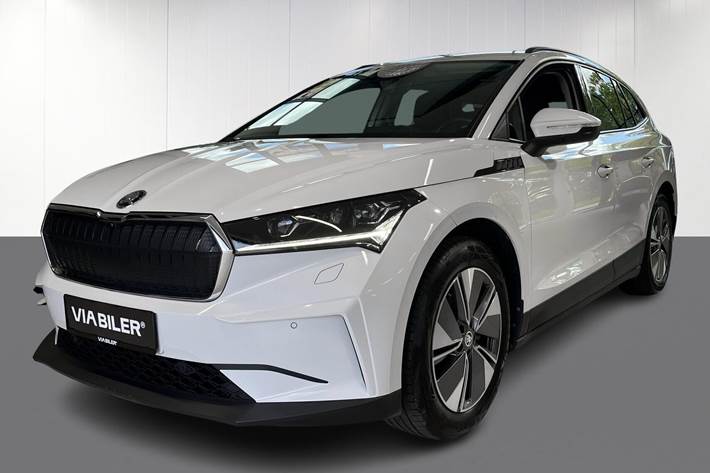 Hvid Skoda Enyaq iV fra 2022 set udefra