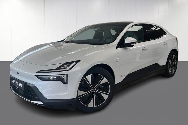 Hvid Polestar 4 fra 2025 set udefra