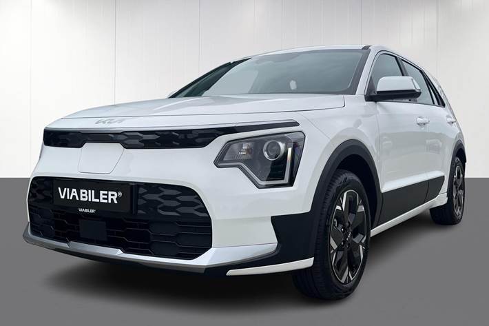 Hvid Kia Niro EV fra 2025 set udefra