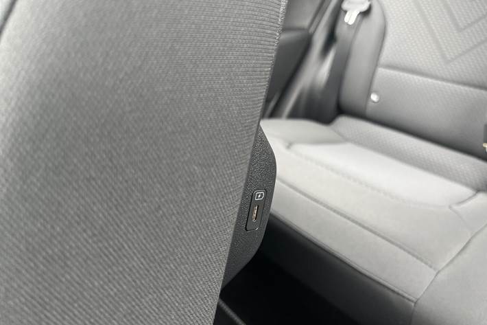 Hvid Kia Niro EV fra 2025